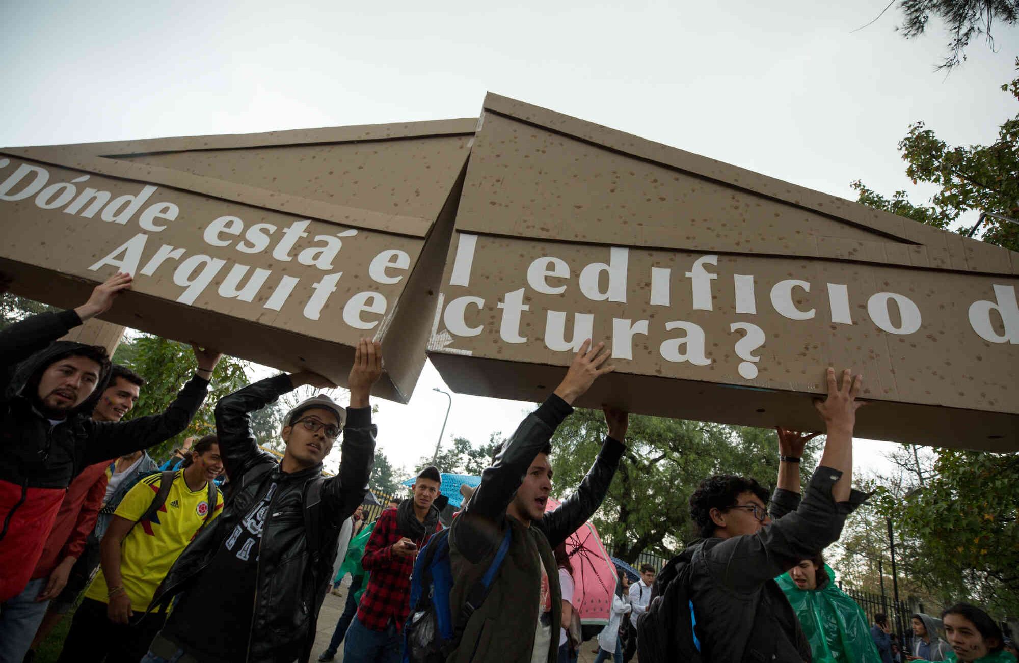 La Nacional tuvo que presindir de su edificio de Arquitectura porque al final no era seguro para dictar clase allí. Daniel Reina / SEMANA