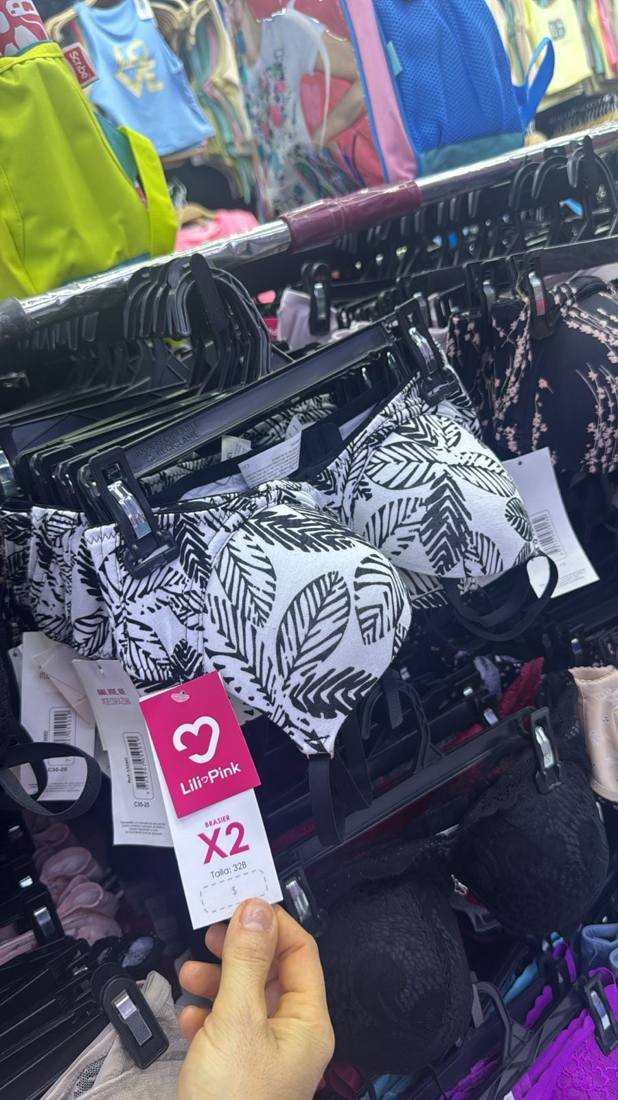 Lili Pink denunció que prendas decomisadas por la Dian terminaron en San Victorino