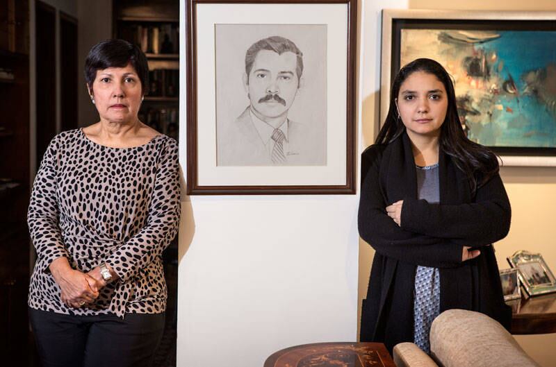 Alexandra Sandoval y su madre Amelia Mantilla. 