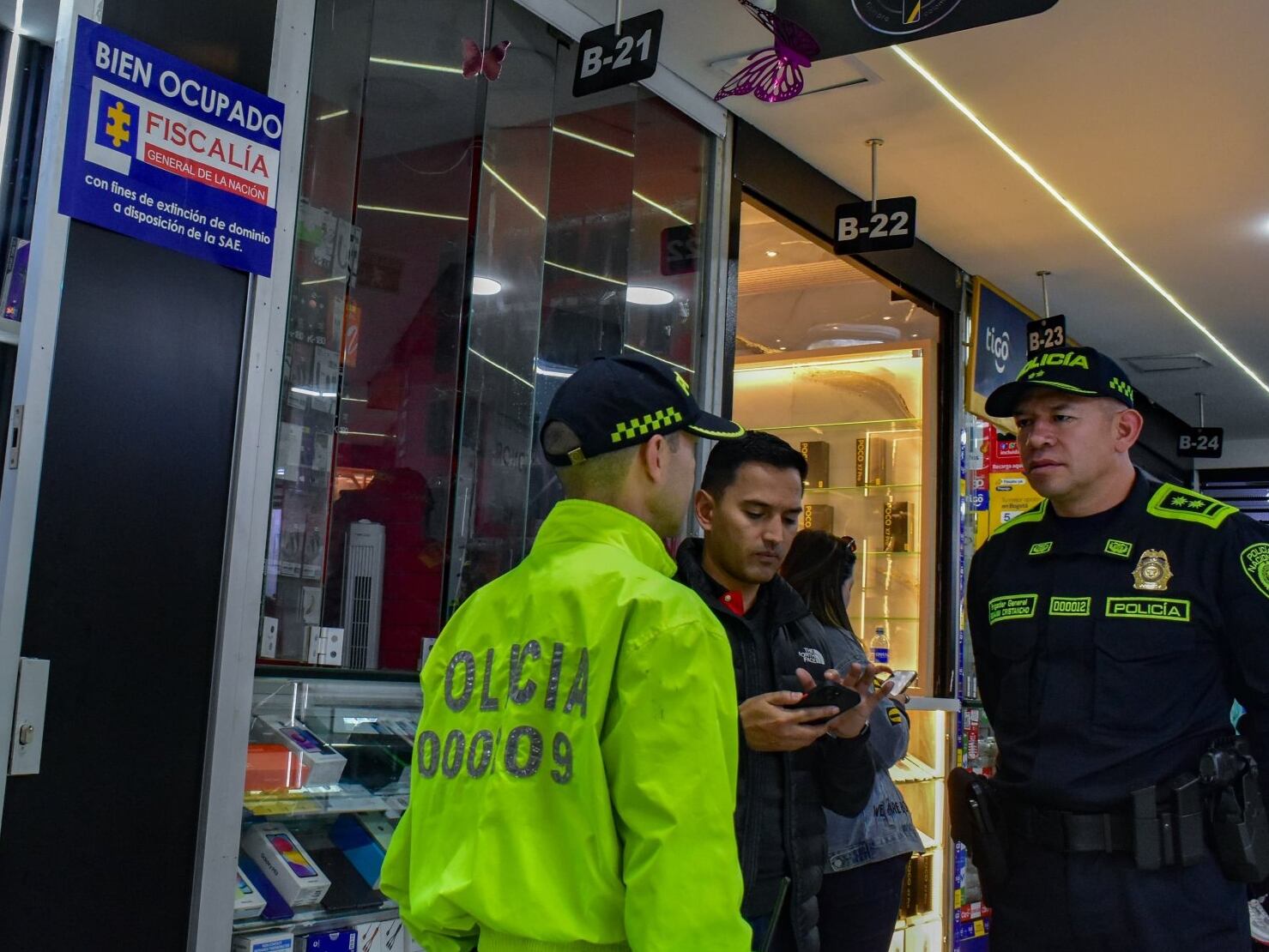 Los operativos se hicieron en presencia del comandante de la Policía Metropolitana de Bogotá, Giovany Cristancho.