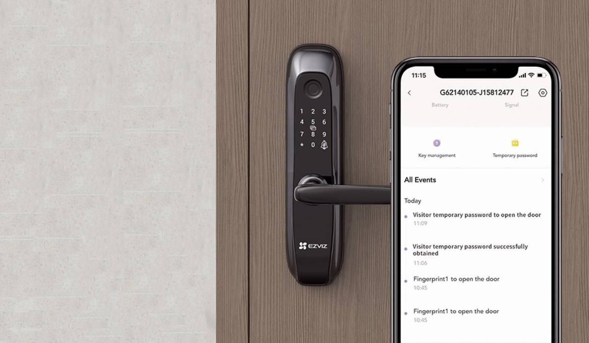Las chapas inteligentes cuentan con una app móvil que permite saber quién entró a la casa y a qué hora lo hizo