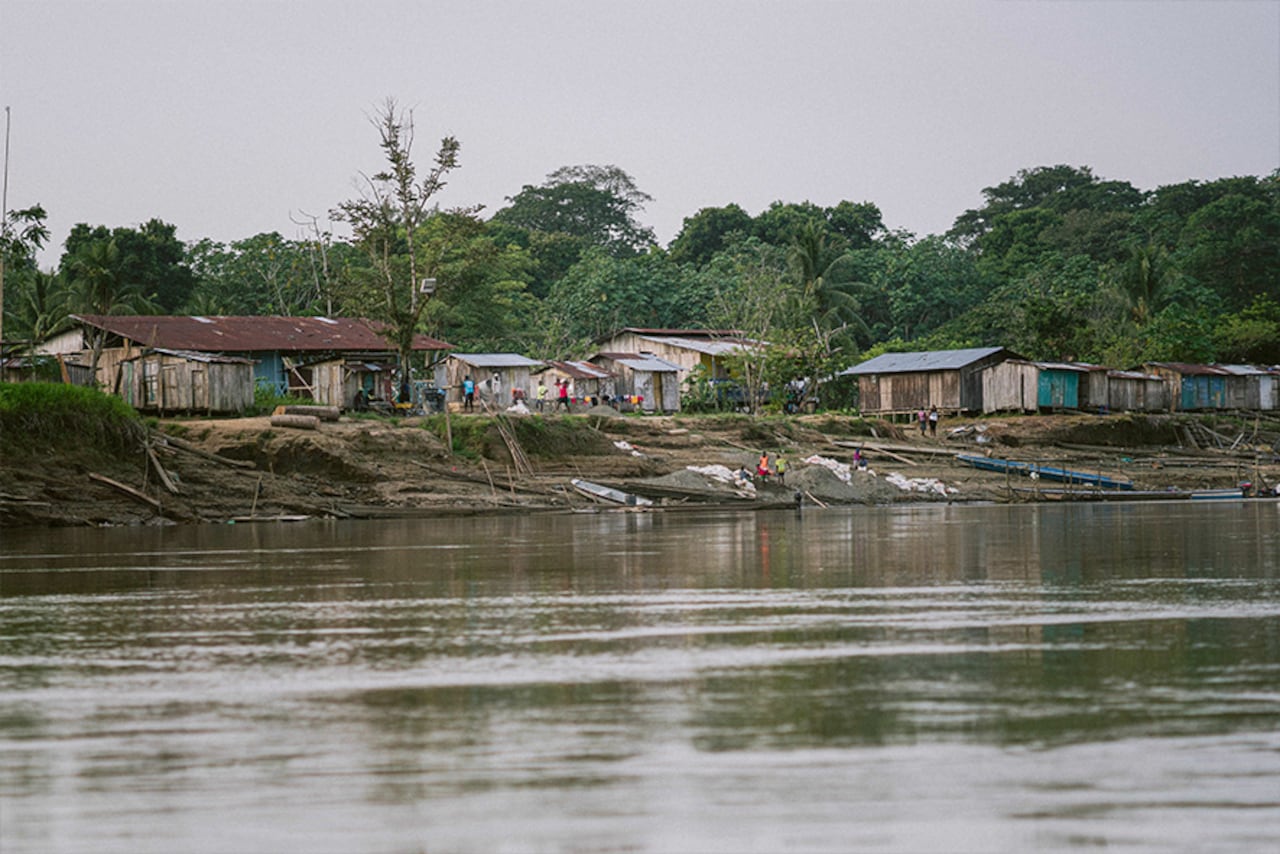 Vigía del Fuerte se encuentra en las profundidades del río Atrato, en el Urabá antioqueño. Allí, ALSEC enseñó a locales a procesar el asaí.