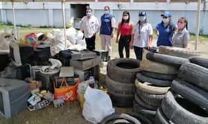 Algunos residuos posconsumo son pilas, llantas, medicamentos vencidos, electrodomésticos en desuso, envases de insecticidas, baterías y bombillos.