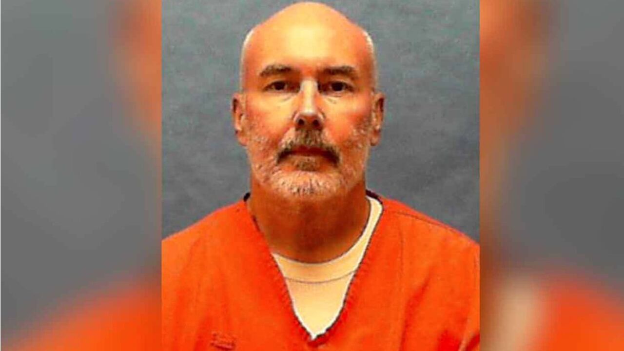 El pasado martes 24 de enero, el gobernador de Florida, Estados Unidos, Ron DeSantis firmó la sentencia de muerte de un hombre que fue declarado culpable asesinar a mujer después de escapar de la custodia mientras cumplía cadena perpetua por matar a un oficial de policía.