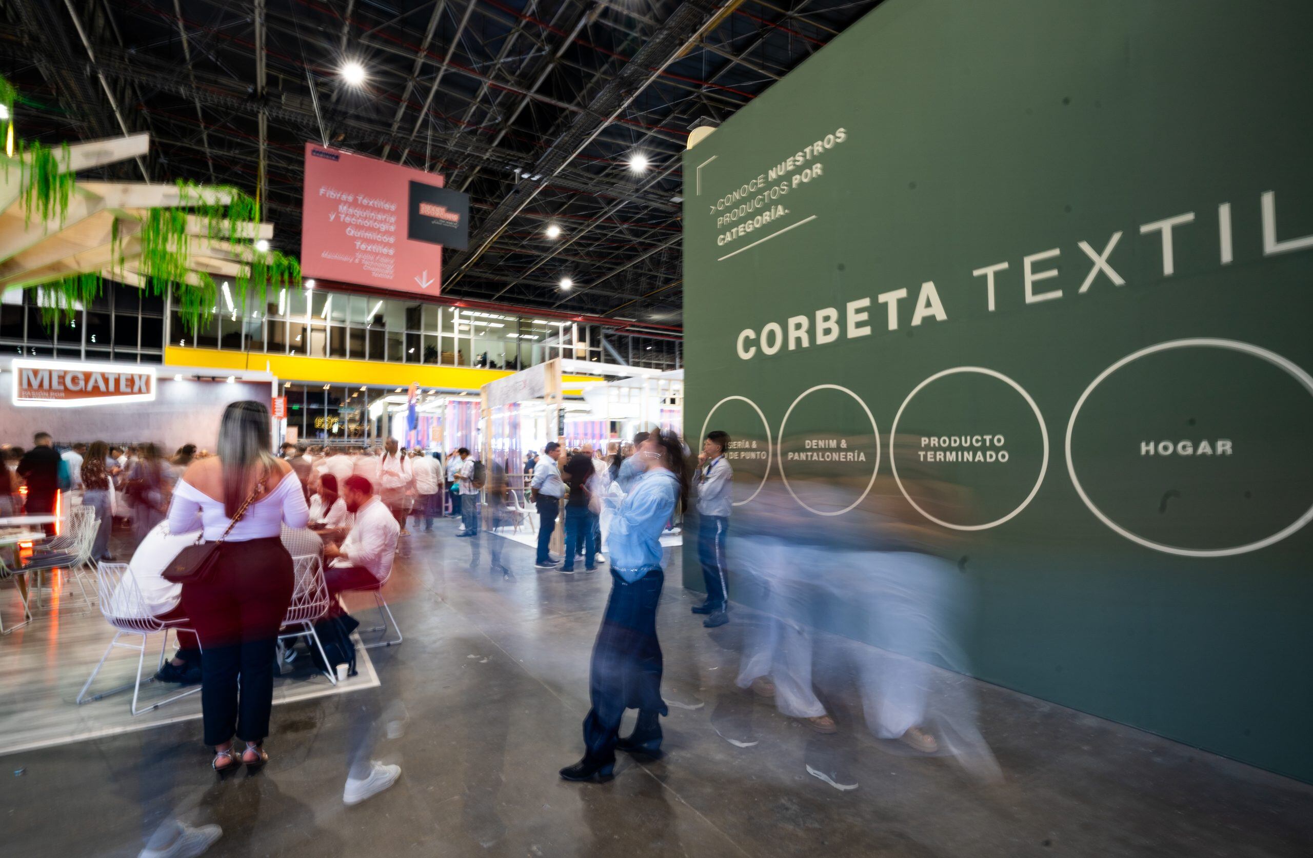 Colombiatex cerró su segundo día con más de 19.000 estudiantes.