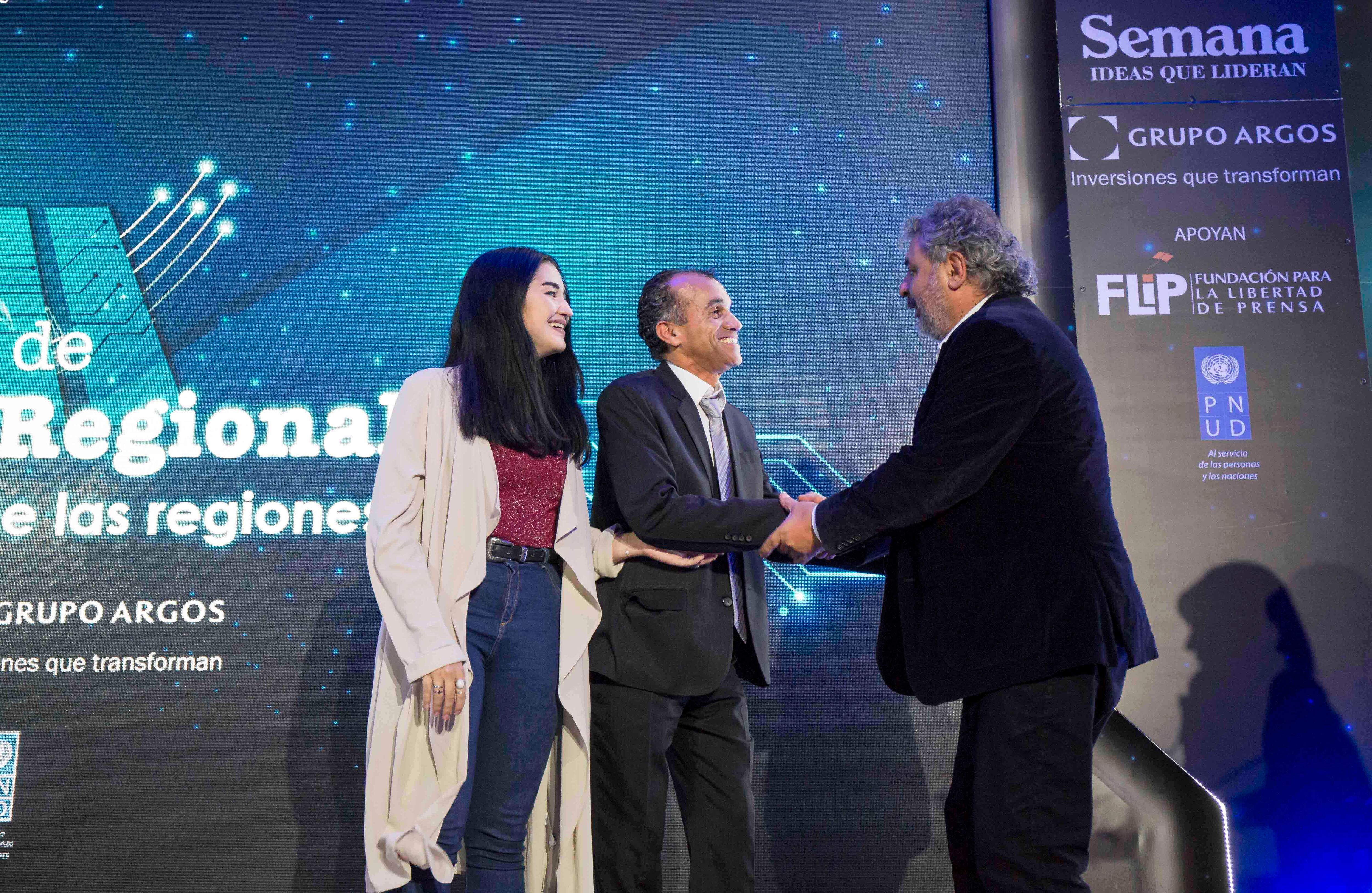 En esta ocasión el jurado reconoció también  a Eder Enrique Cuadrado de la emisora Suba al Aire y Mariana Álvarez, directora de Enfoque Oriente.