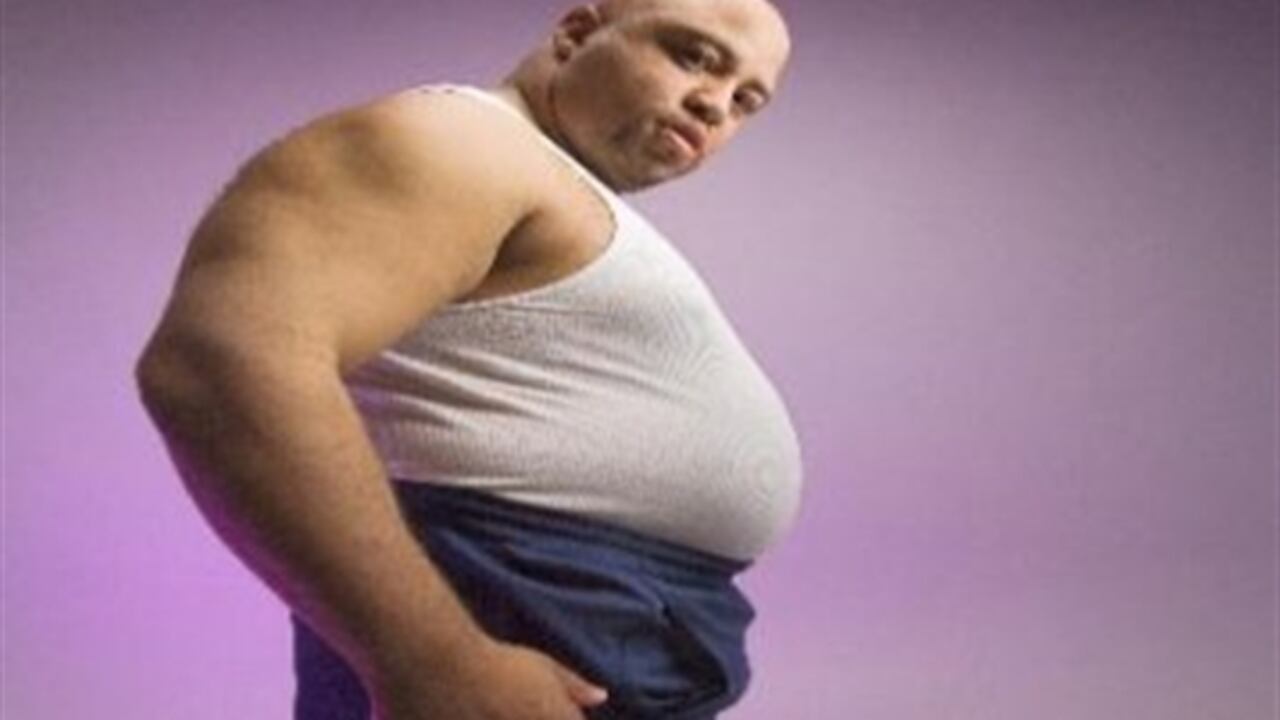 Los obesos y obesas presentan más riesgo de padecer cáncer de colon, de recto, de próstata, de mama (en mujeres mayores de 60 años), de ovarios, de útero y leucemia.