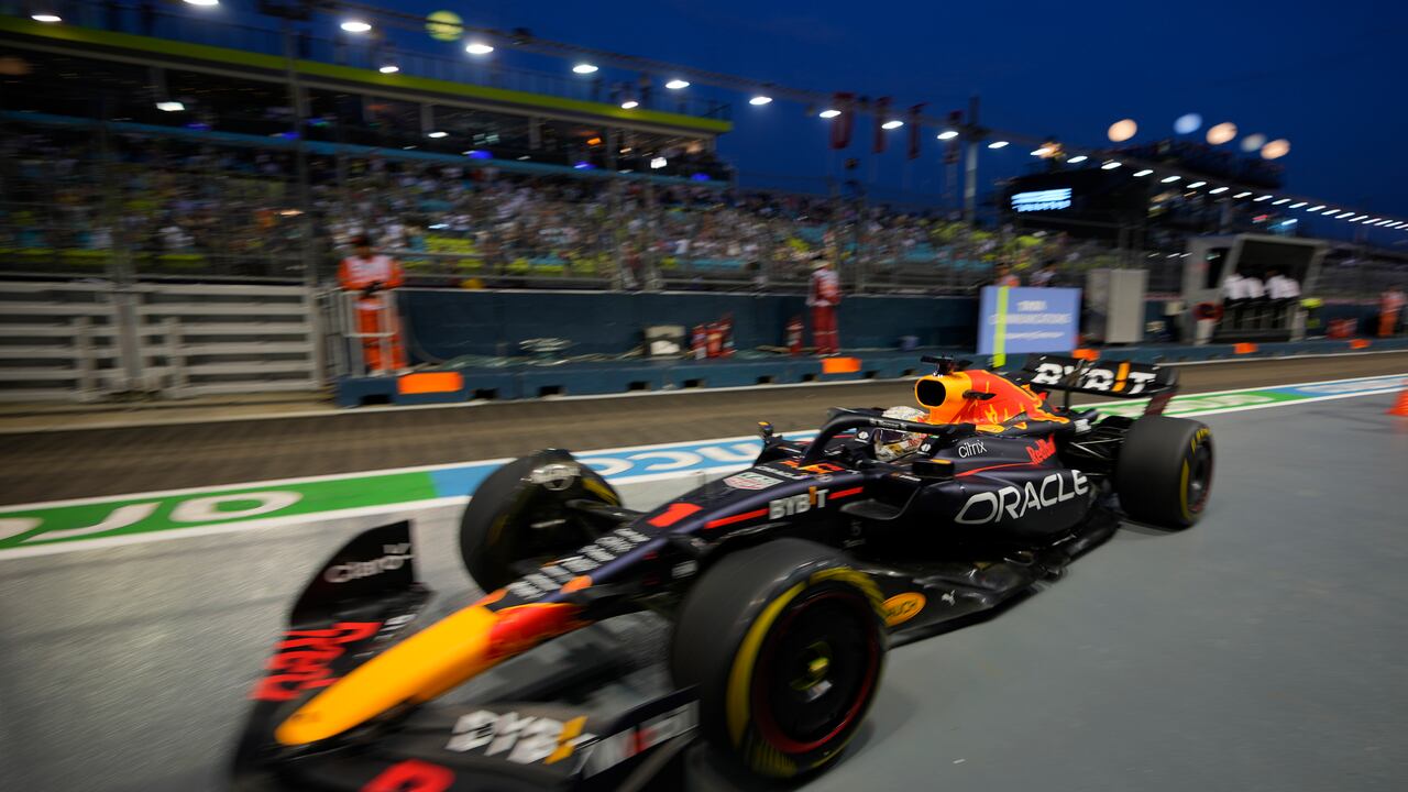 El circuito Marina Bay City podría coronar a Max por segunda vez consecutiva