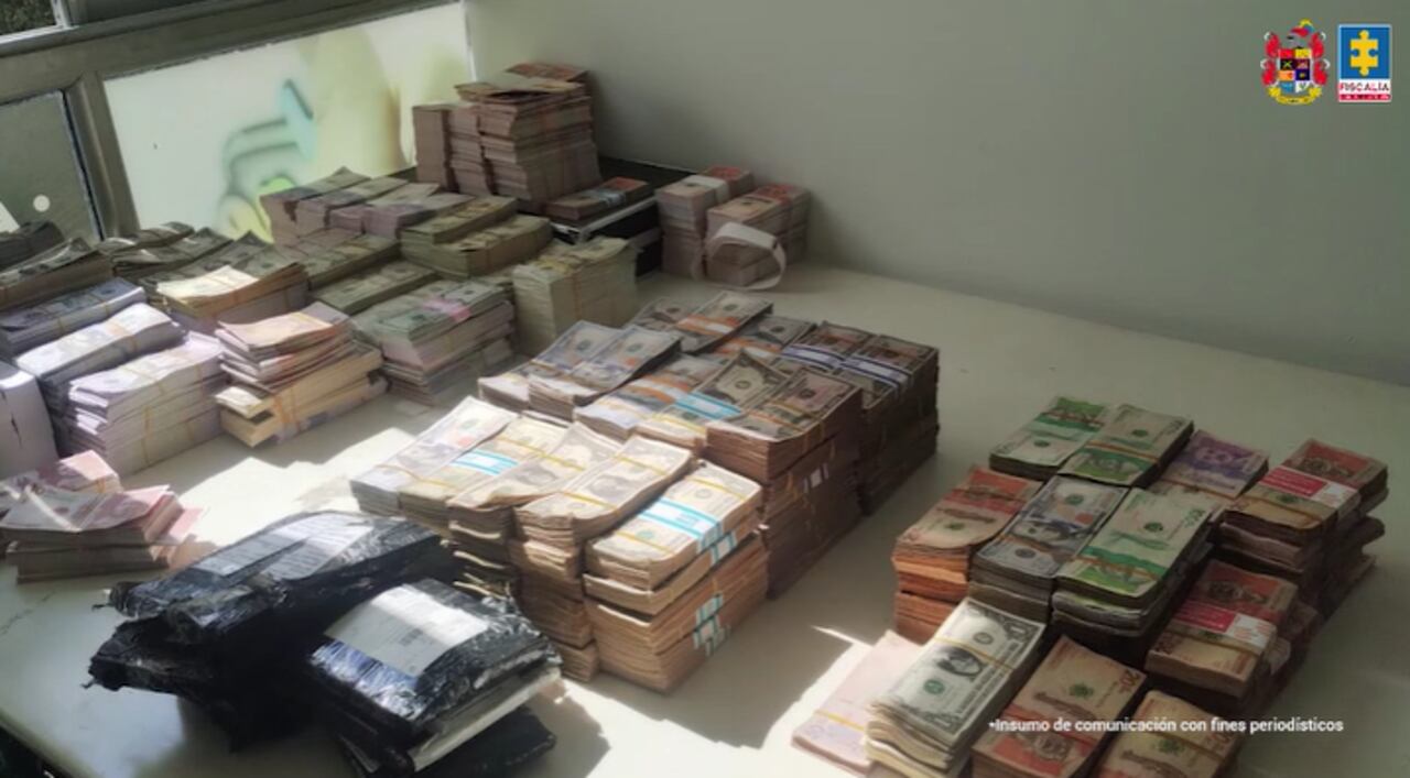 Son señaladas de comercializar pesos colombianos y mexicanos, dólares y euros falsos por redes sociales