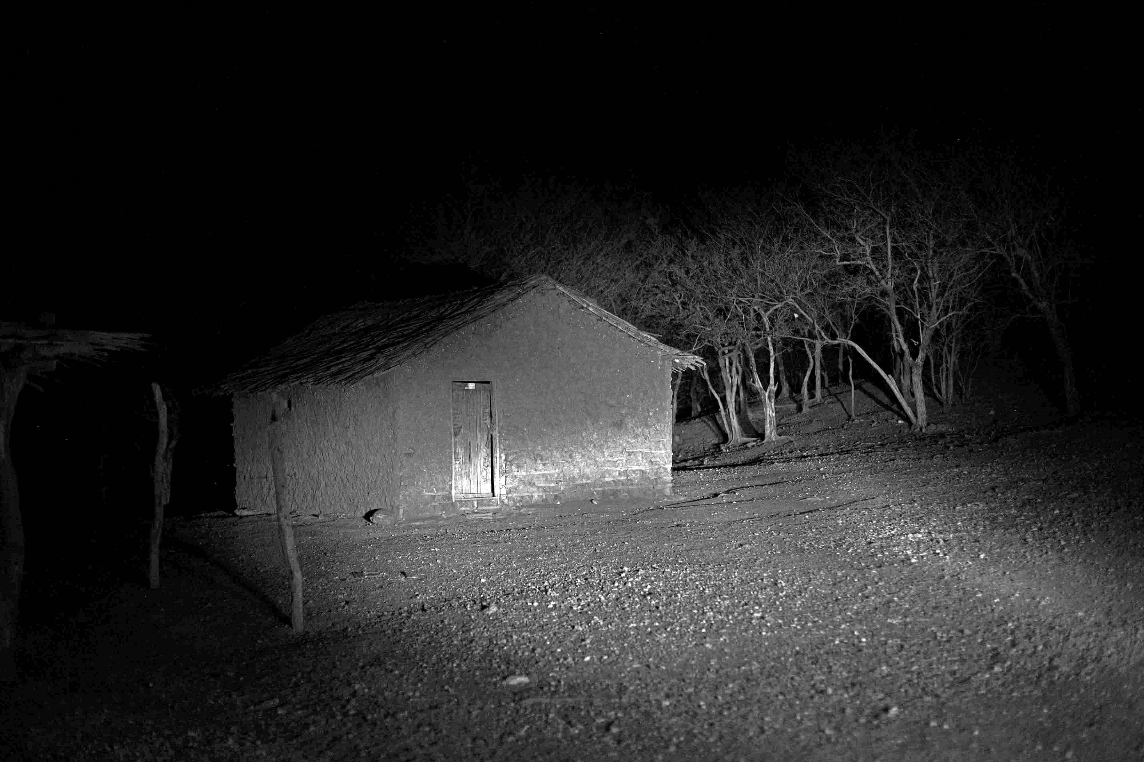 Noche y soledad en la Serranía de la Macuira, Guajira, febrero de 2016. Foto León Darío Peláez.