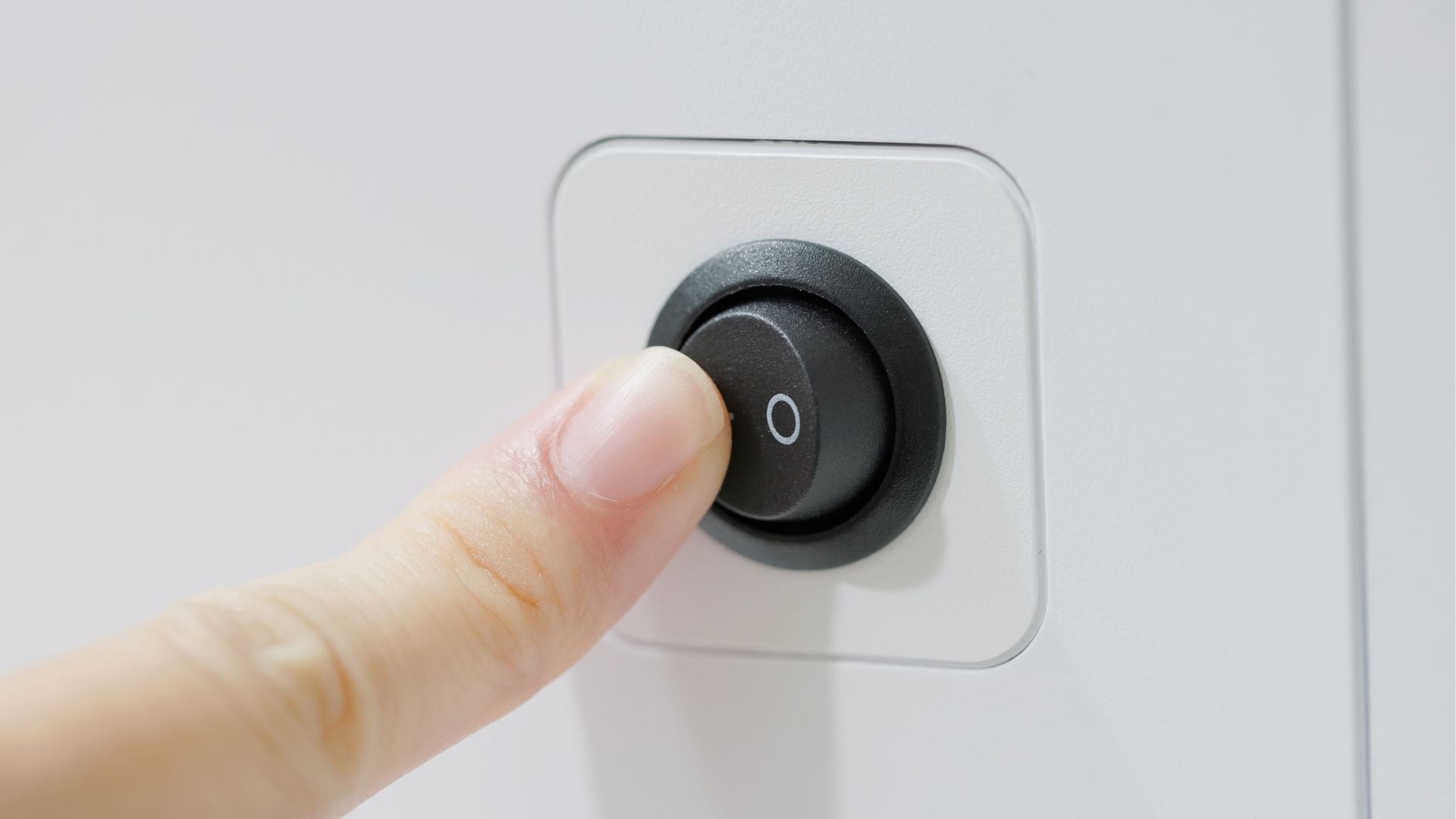 Este fenómeno se conoce como “consumo fantasma” o consumo en modo standby.