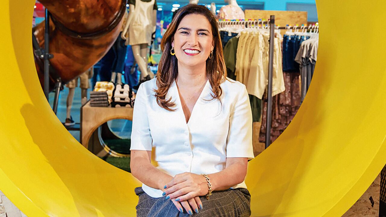 Yanet LondoñoCEO de Offcorss