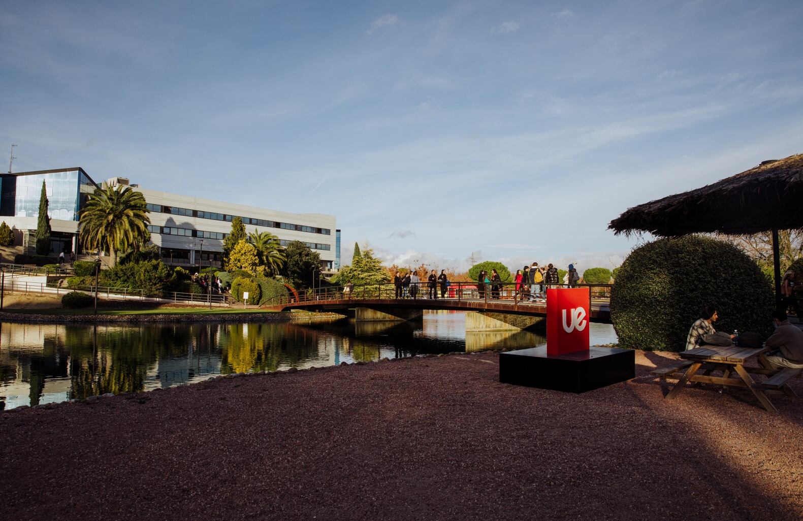 A través de su Escuela STEAM, la Universidad Europea enfocó su propuesta académica en formar talentos capaces de adaptarse a entornos altamente tecnológicos y cambiantes.