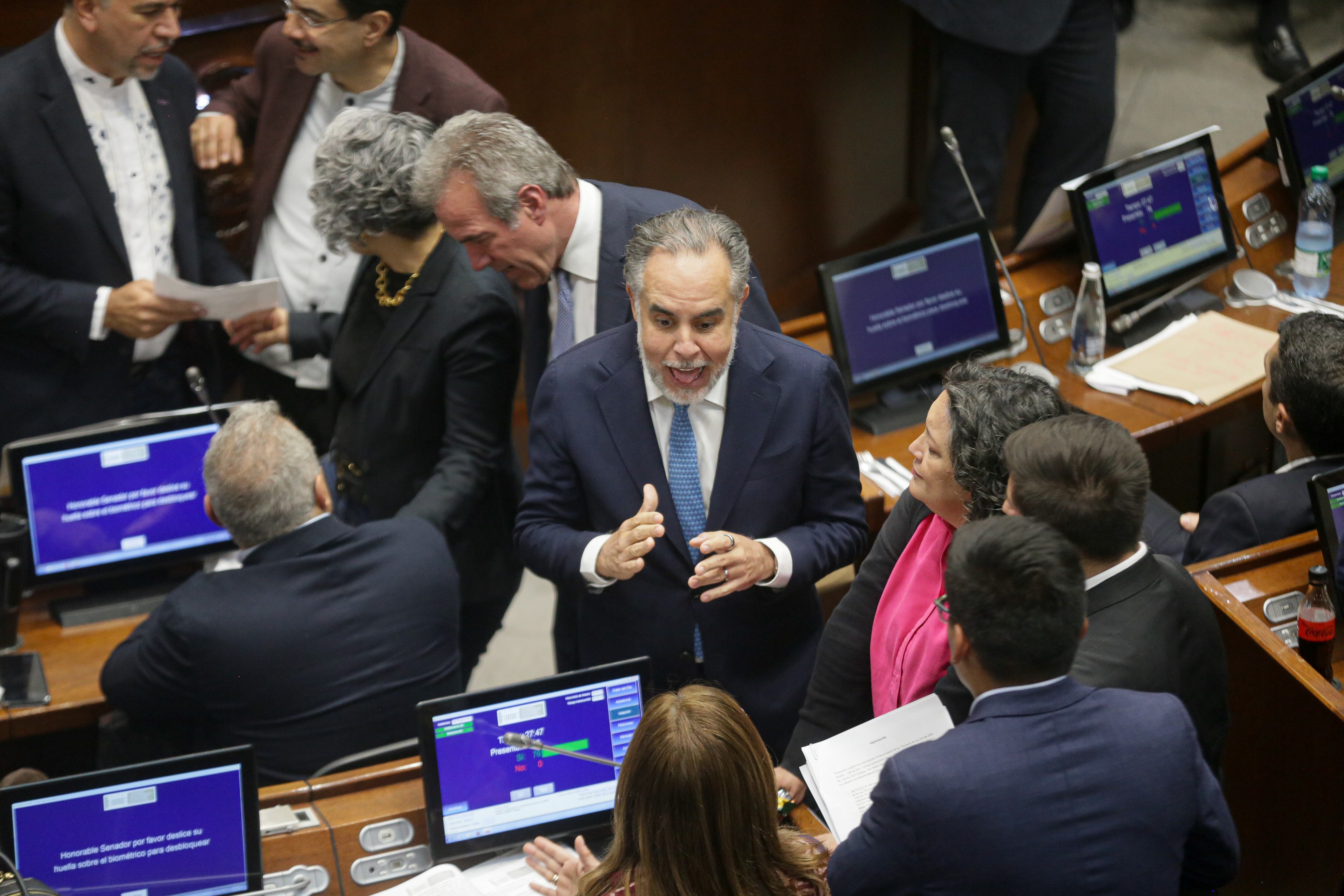 Debate reforma laboral, Plenaria del Senado