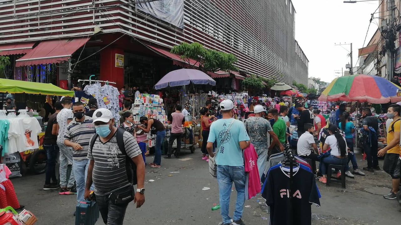 El comercio de Cúcuta se mueve con los consumidores locales y con los venezolanos.