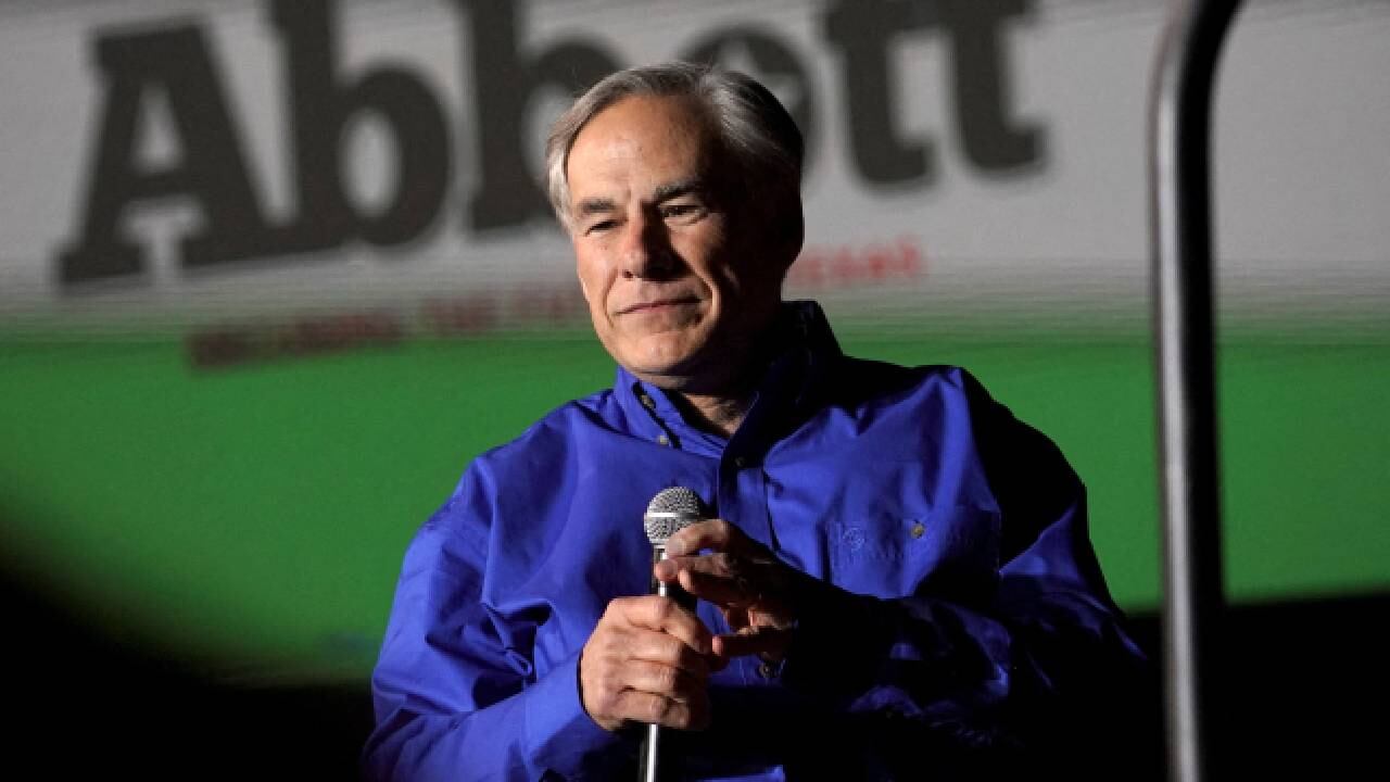 Gobernador de Texas, Greg Abbott, defendió la iniciativa en el Río Grande.