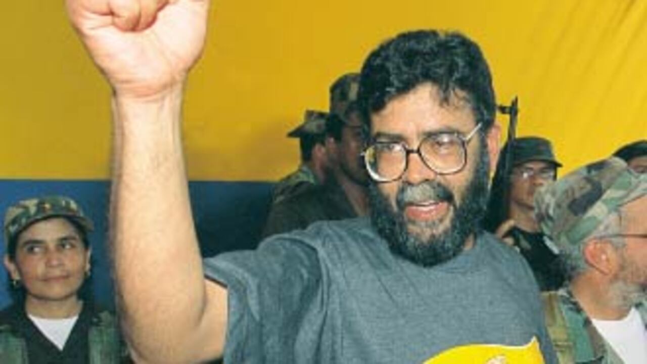 En abril de 2000 Alfonso Cano lanzó formalmente el Movimiento Bolivariano en el Caguán frente a un parada militar de 7.000 guerrilleros