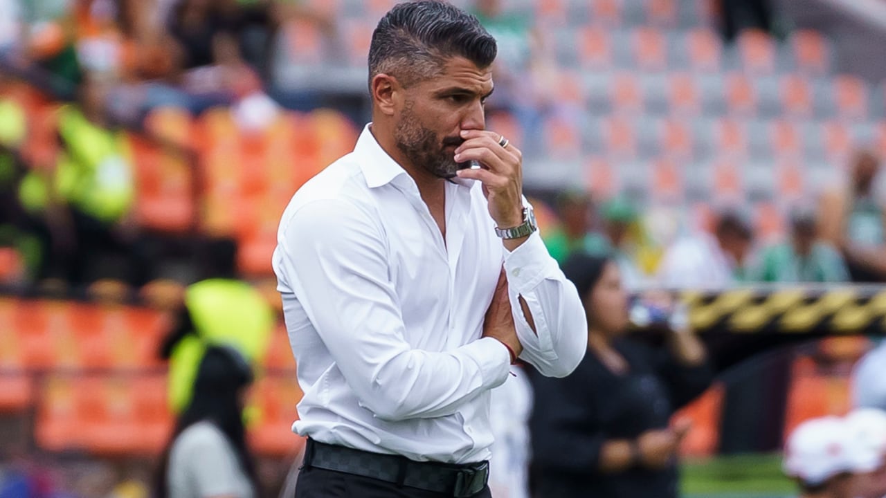 Javier Gandolfi dirigiendo a Atlético Nacional.