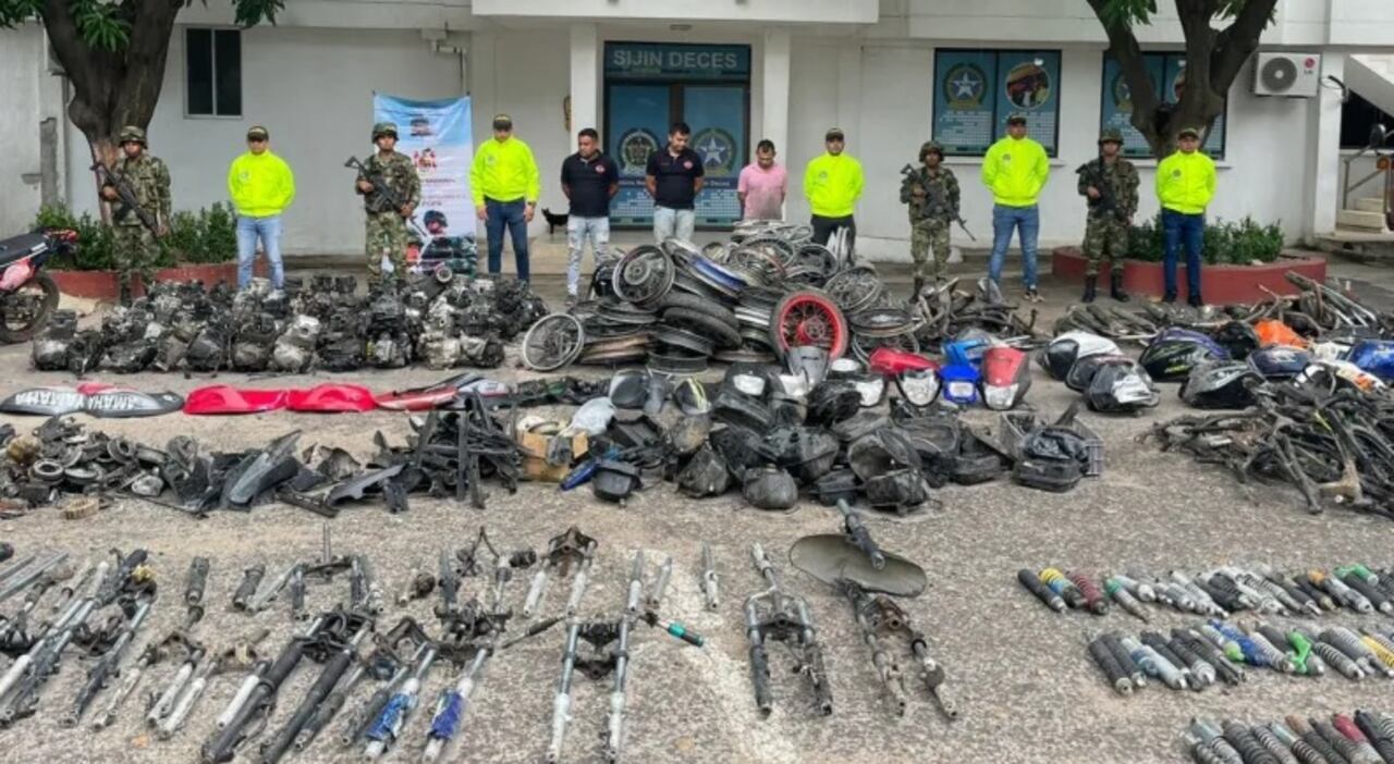 Tres personas fueron capturadas en el procedimiento de desmantelar un desguazadero de motos en Cesar.
