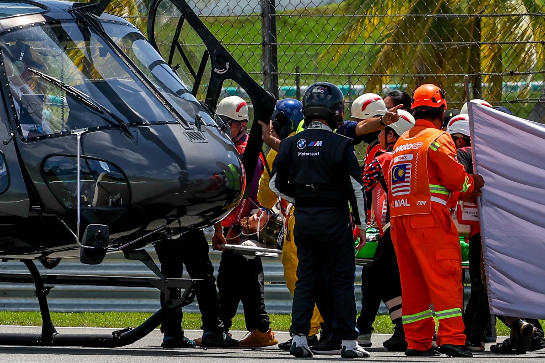 El accidente se dio en la vuelta de formación e involucró a los pilotos José Antonio Rueda y Noah Dettwiler