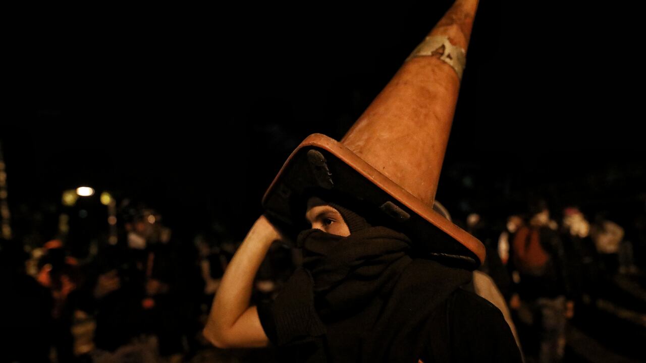 Usuarios reportan saqueos en un McDonalds al norte de Bogotá