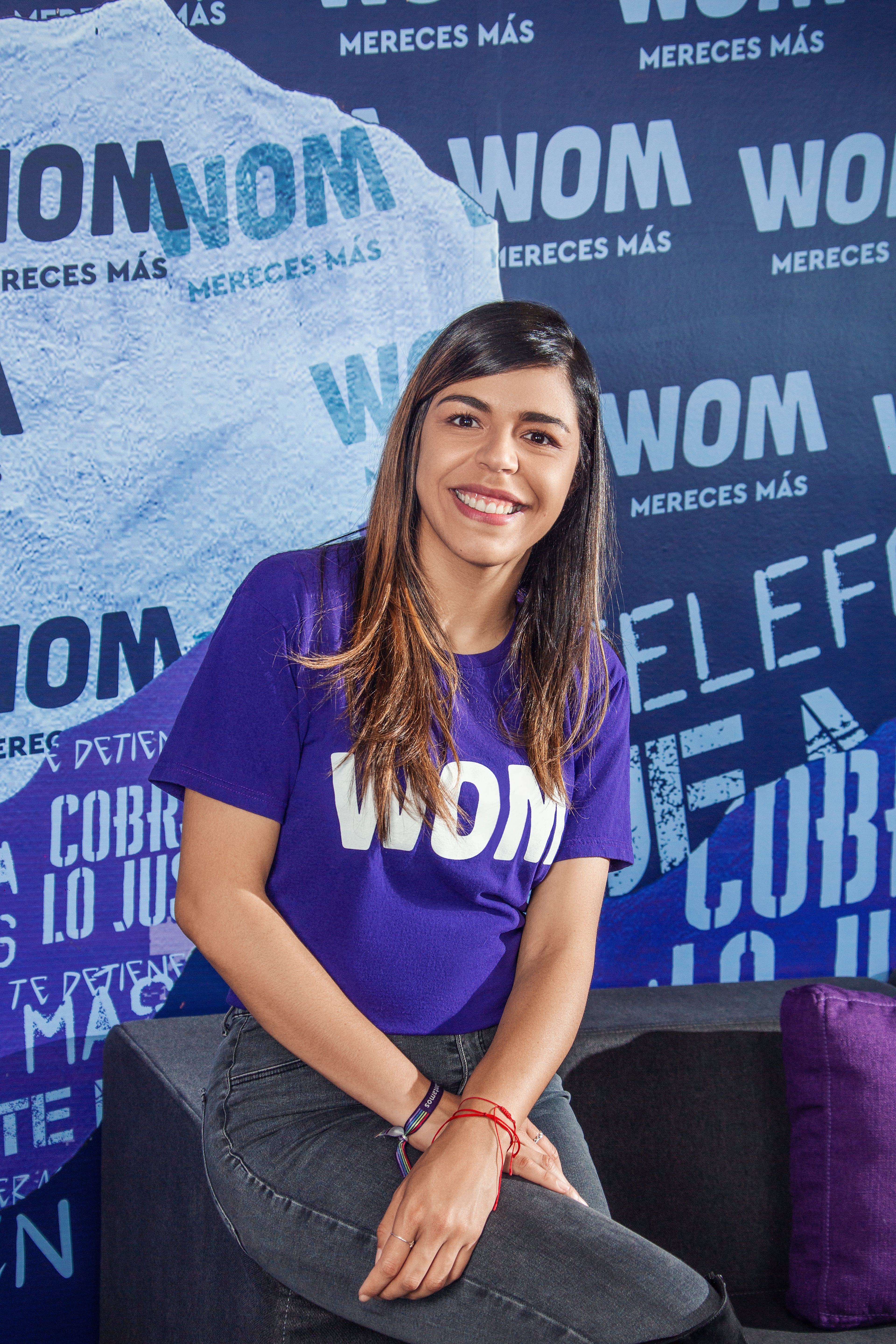 María Fernanda López, gerente de Sostenibilidad y RSE de WOM, explicó los aportes realizados desde los pilares de su modelo de negocio sostenible y su papel líder en desarrollar territorios y ciudades más sostenibles.