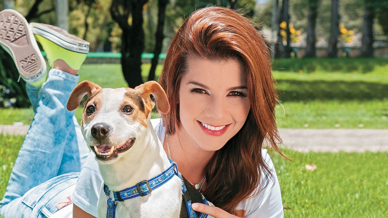 A Dandy, un jack russell terrier, lo conoció cuando empezó a salir con Lincoln Palomeque. Hoy, ella es la dueña de su cariño.