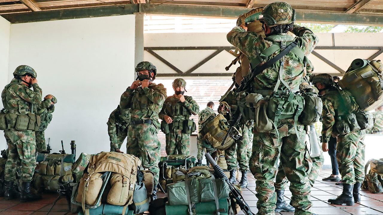 Las autoridades judiciales siguen la pista de una red de tráfico de armas que se enquistó en el Ejército y tenía negocios con los Pachenca, estructura que negocia cocaína a cambio de armamento pesado. 