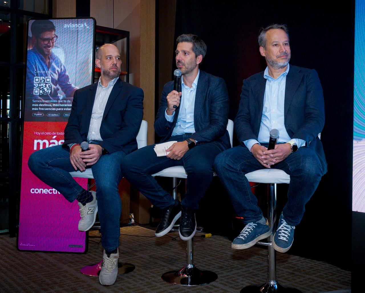 Máximos directivos de Avianca: de derecha a izquierda, Adrián Neuhauser, CEO de Grupo Abra; Gabriel Oliva, presidente y COO de Avianca, y  Frederico Pedreira, CEO de Avianca.