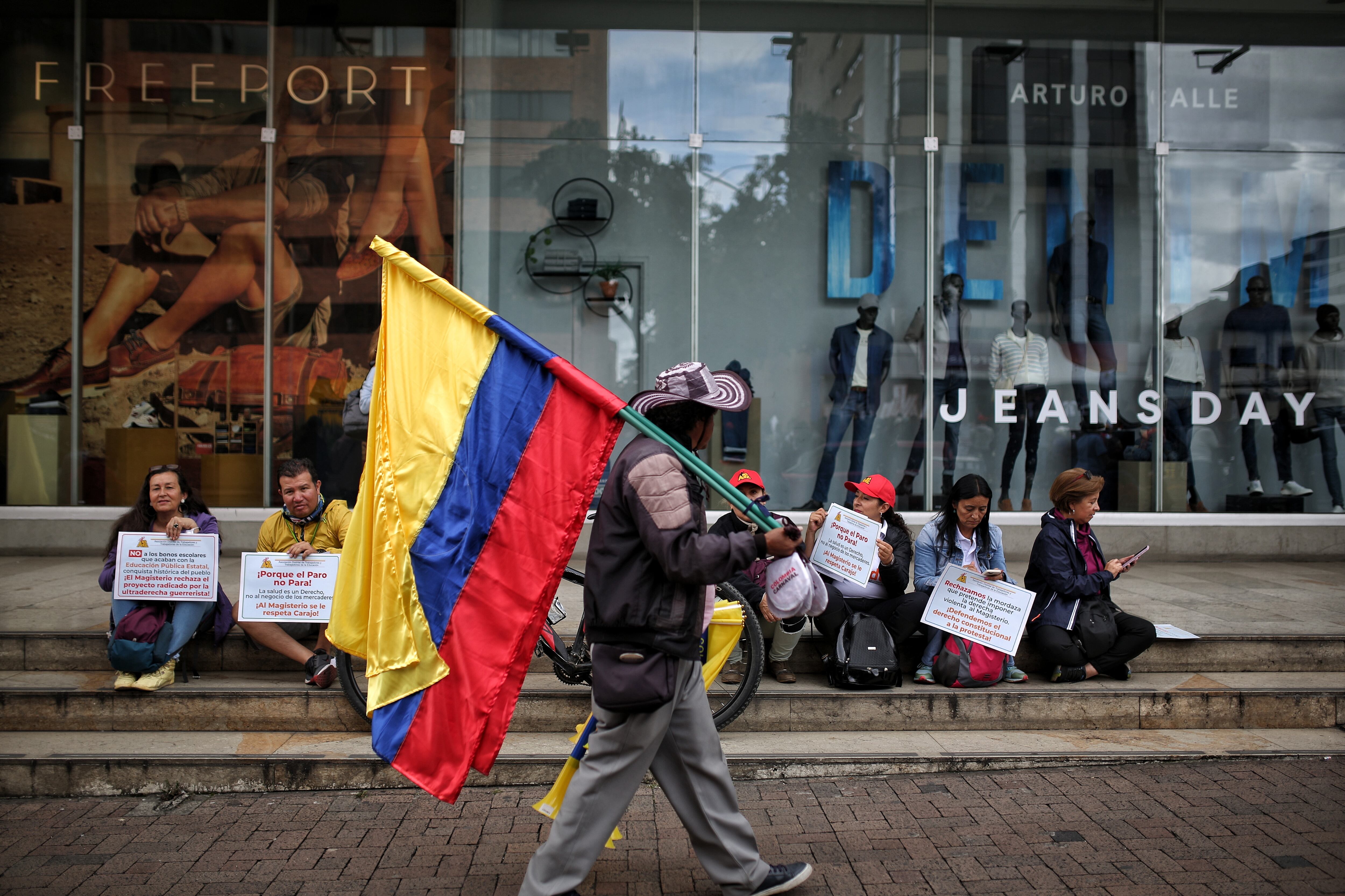 FECODE, MAESTROS, PLANTÓN