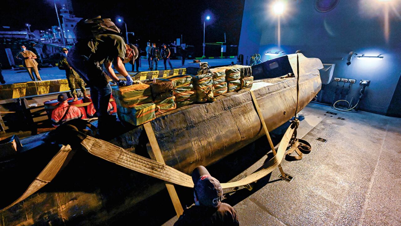 Con la información entregada por los hombres de la Armada Nacional, que ahora van a ser extraditados, salían cargamentos sin ningún riesgo de ser descubiertos.