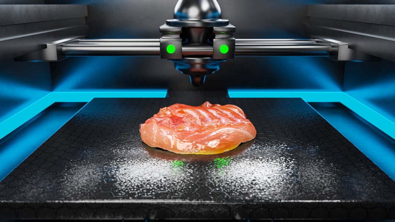 La impresión 3D de alimentos utiliza sistemas que depositan mezclas de ingredientes siguiendo un diseño digital previamente establecido.