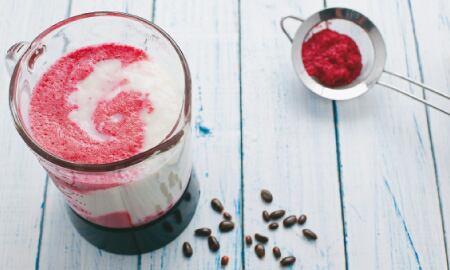 Es una de las más dulces que la hacen ideal, para la preparación de postres, helados y batidos. 