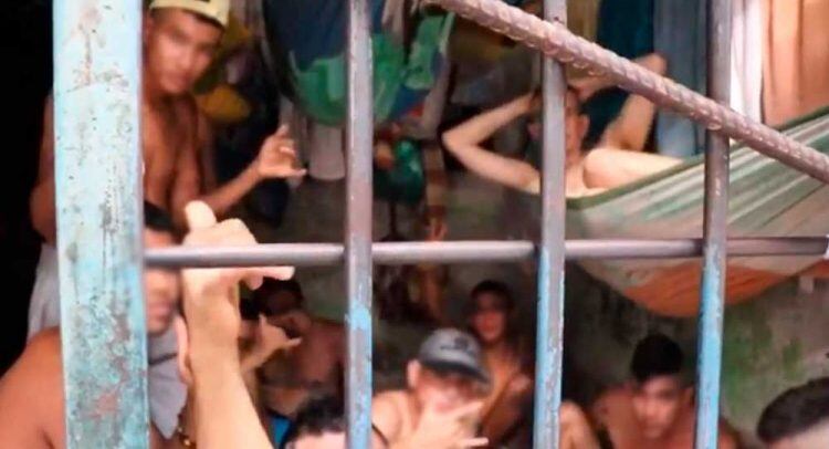 Hacinamiento en estaciones de Policía de Floridablanca supero el 1.000 %.