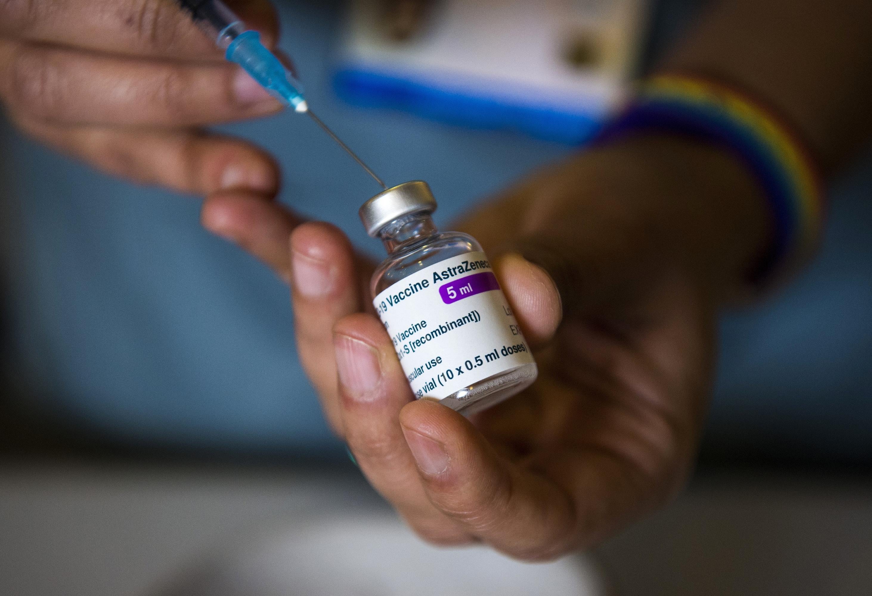 La vacuna de AstraZeneca fue desarrollada en asocio con la Universidad de Oxford, en Reino Unido.