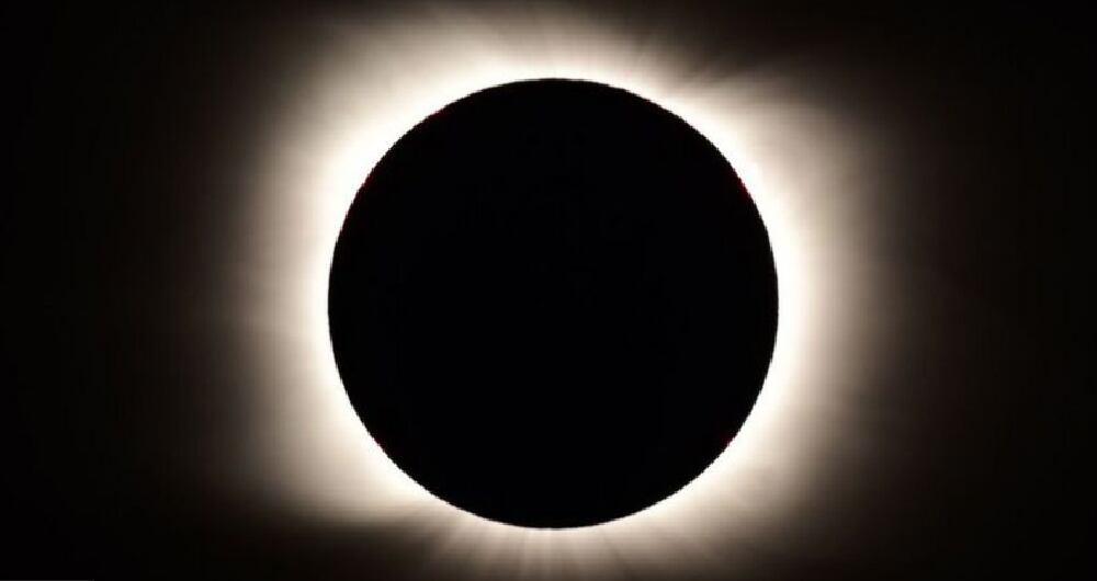 Cuando la Luna tapa al Sol se hace visible la corona solar. BBC - GETTY