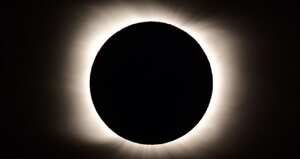 Cuando la Luna tapa al Sol se hace visible la corona solar. BBC - GETTY