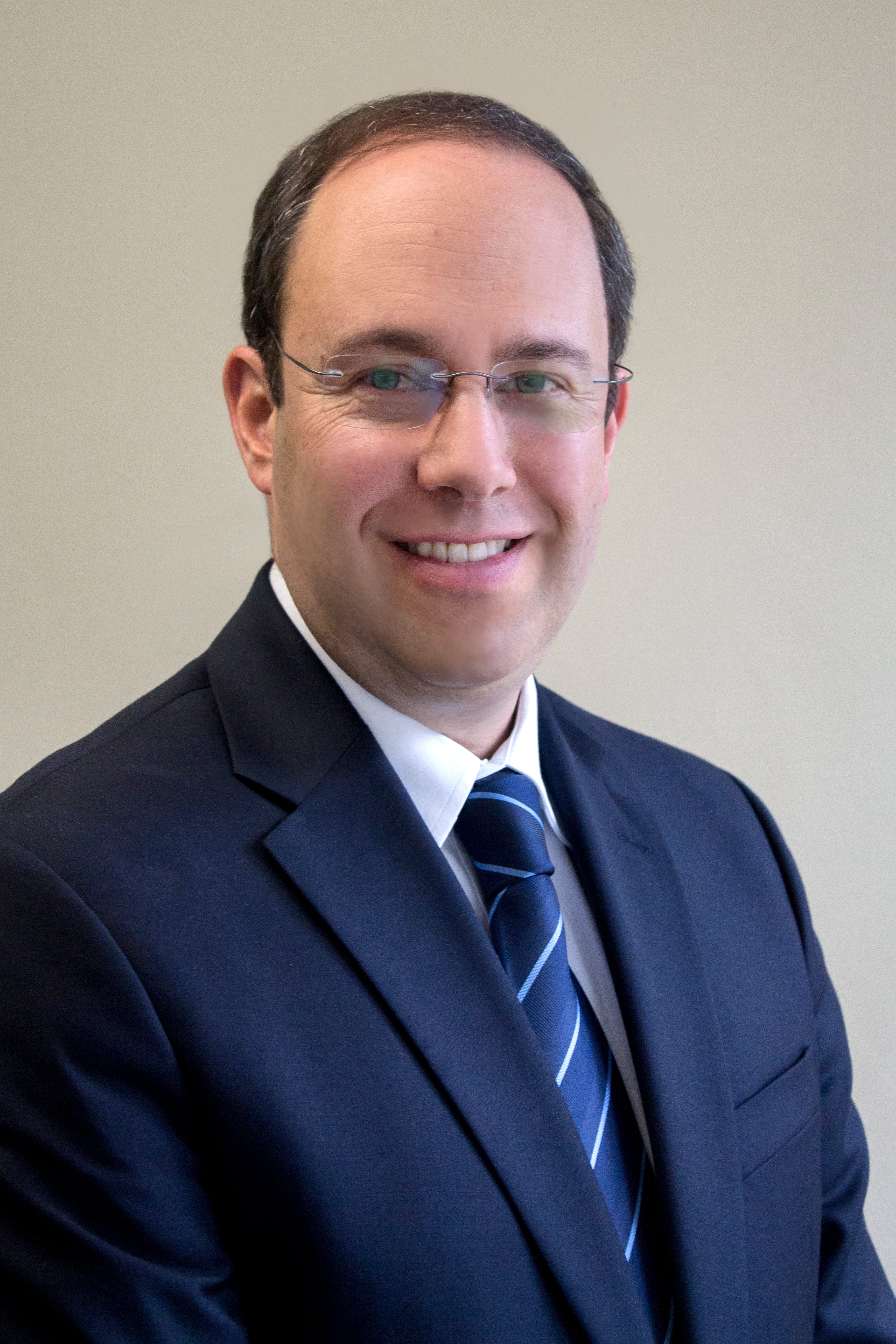 Juan Carlos Aponte Romero, vicerrector de Gestión Académica y María Lucía Pérez Ramírez, decana de Programas Formales del Colegio de Estudios Superiores de Administración (CESA).