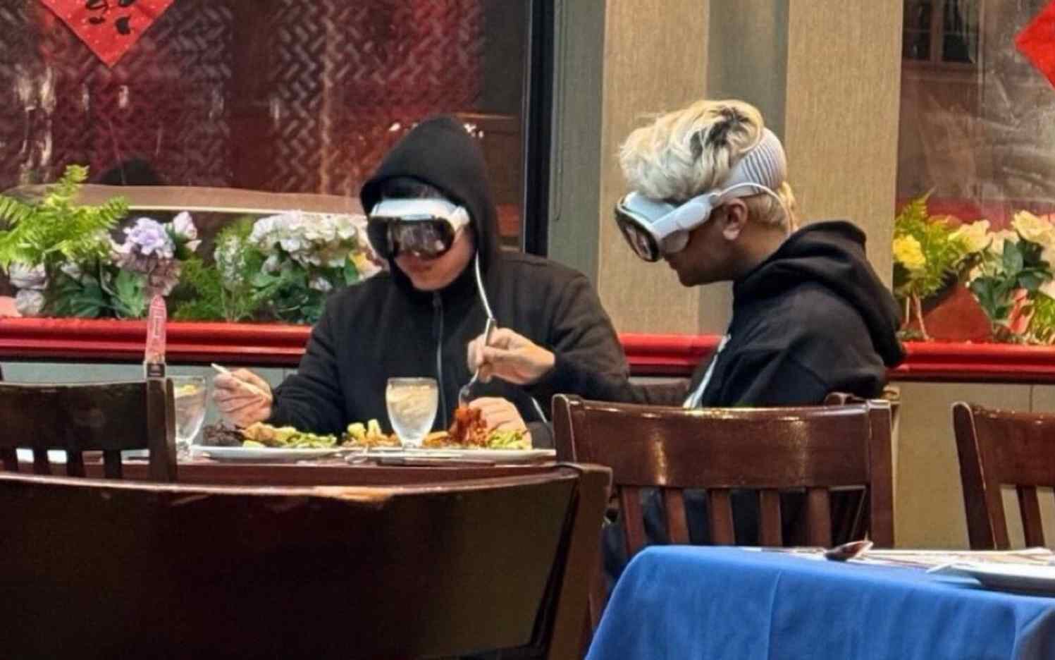 La gente está usando sus Apple Vision Pro en las calles