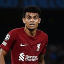 Liverpool's Colombian forward Luis Diaz eyes the ball during the UEFA Champions League Group A first leg football match between SSC Napoli and Liverpool FC at the Diego Armando Maradona Stadium in Naples on September 7, 2022.
Filippo MONTEFORTE / AFP