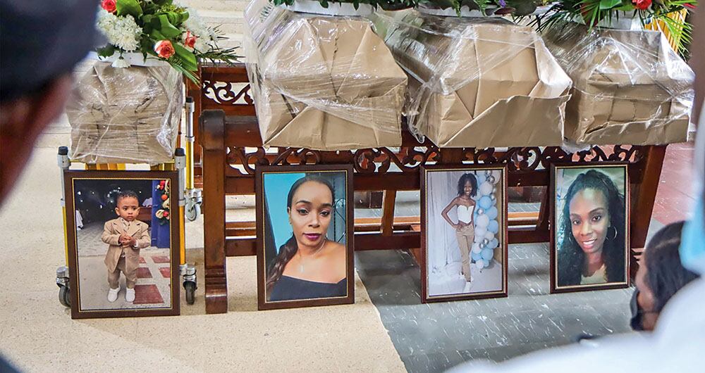  Hasta el momento, van 39 personas fallecidas y alrededor de 12 sobrevivientes. Las familias claman por justicia mientras se realizan las últimas labores de rescate. 