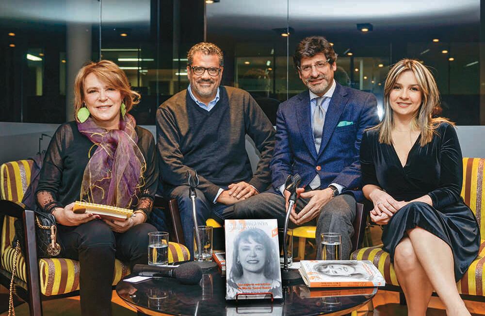 María Isabel Rueda, Mauricio Vargas, Juan Gabriel Uribe y Vicky Dávila. 