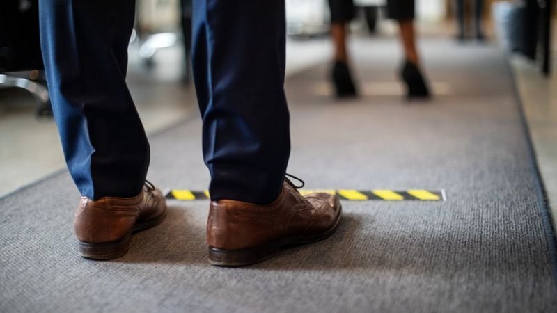 “Mi jefe me obligó a ir a la oficina y me contagié de covid”