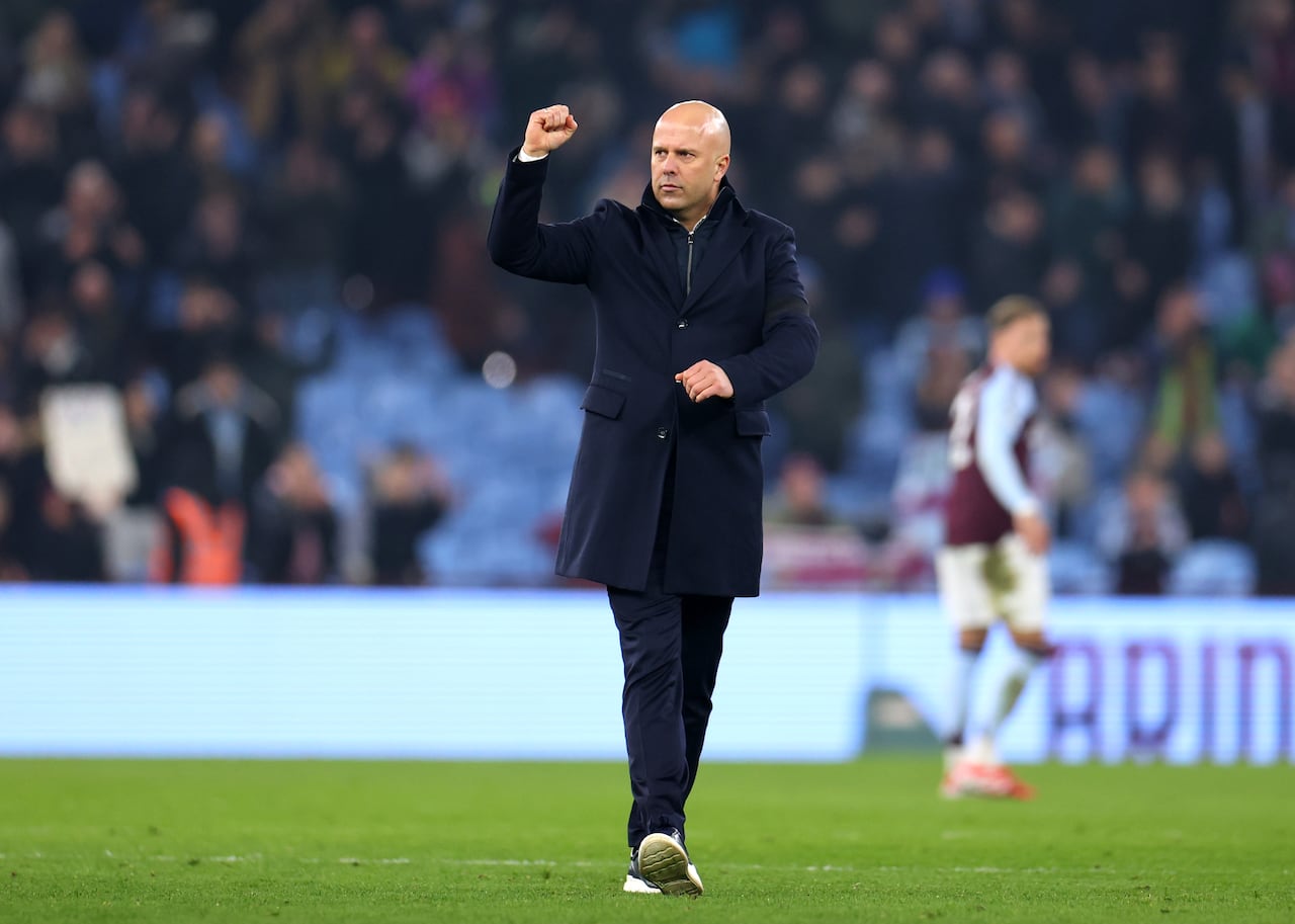 Slot alineó a Luis Díaz apenas sobre el final del encuentro.