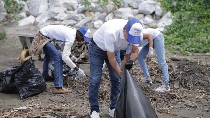 Jornadas de limpieza de la estrategia de ‘Playas para la Gente’, buscan promover el turismo responsable.