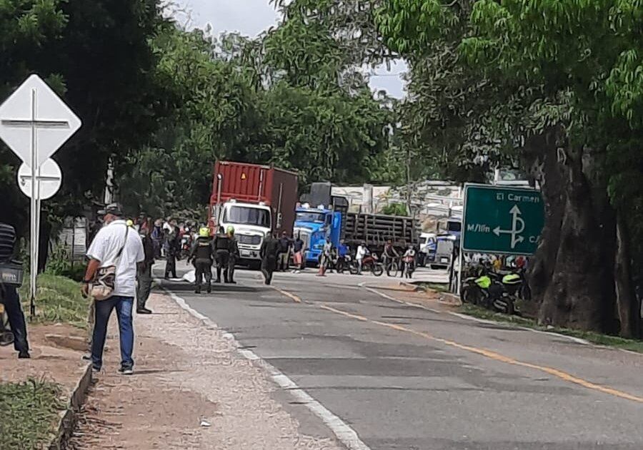 El hecho se registró sobre las 9:00 a.m. en el kilómetro 1  de la vía entre El Carmen de Bolívar y Zambrano