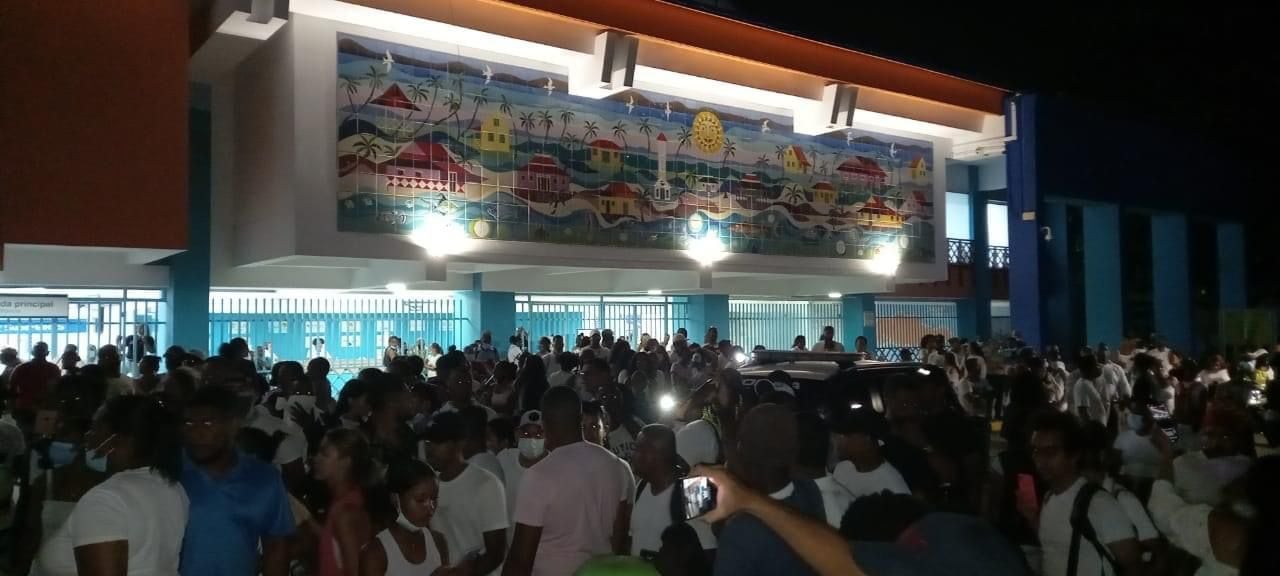 Los isleños reclamaron la presencia de las autoridades con respecto a los índices de inseguridad y malas condiciones en el Hospital local.