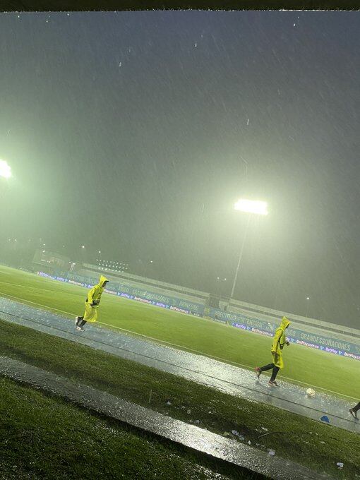 El aguacero no paró en Rionegro y obligó a aplazar el partido. Foto: Twitter @JuanjoseMant
