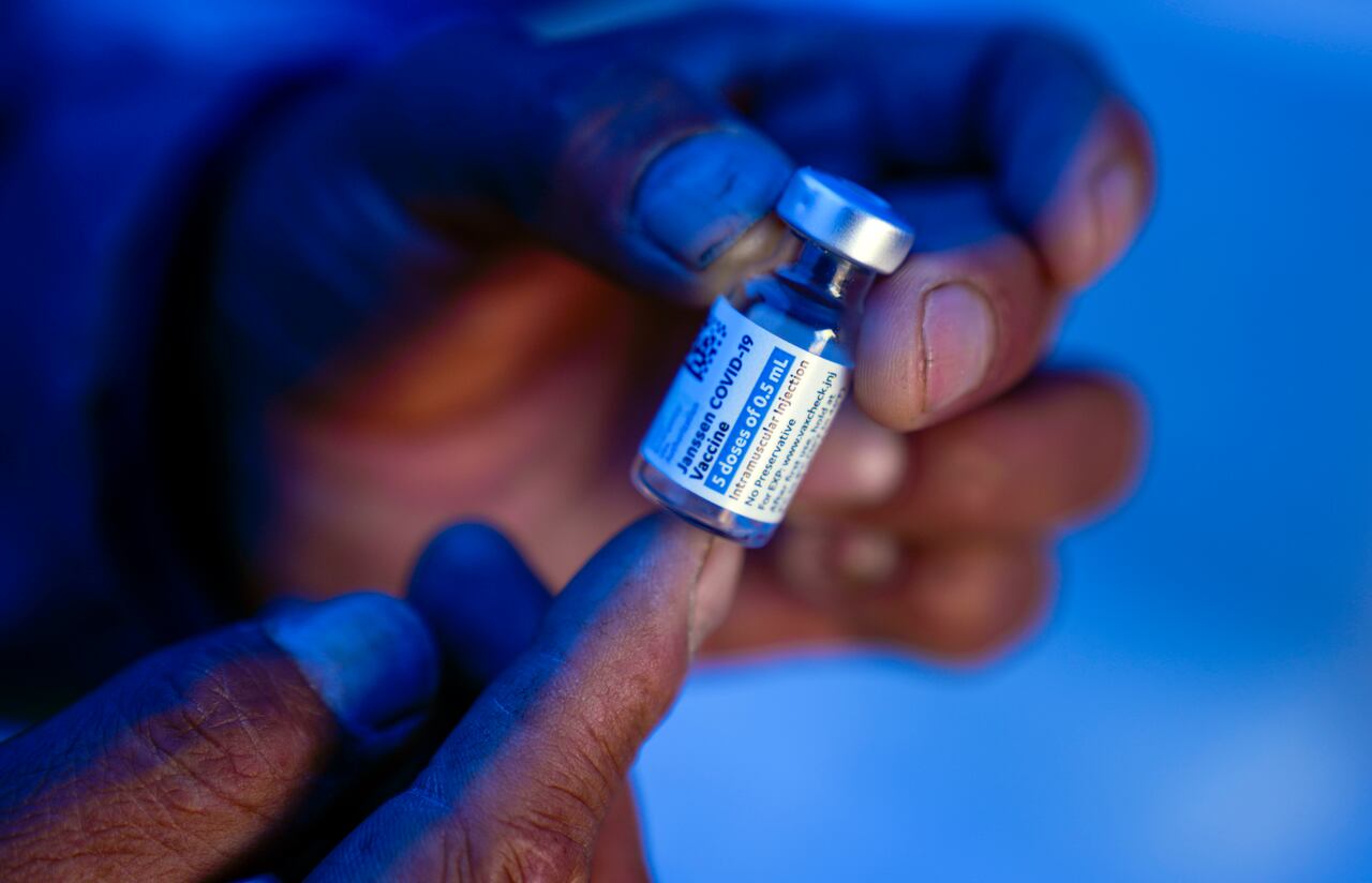 La EMA incluyó al síndrome de Guillain-Barré como un efecto secundario "muy raro" de la vacuna Janssen