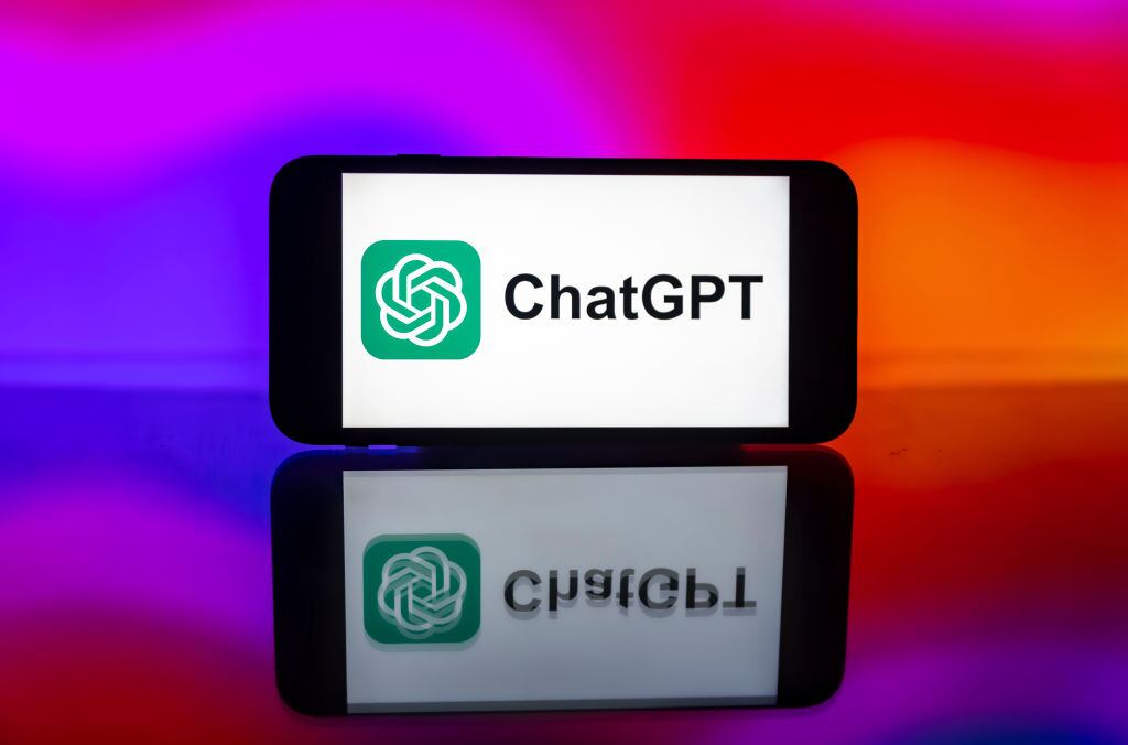 Las tácticas innovadoras para cultivar hábitos de éxito en el entorno laboral son analizadas por Chat GPT en una entrevista perspicaz.